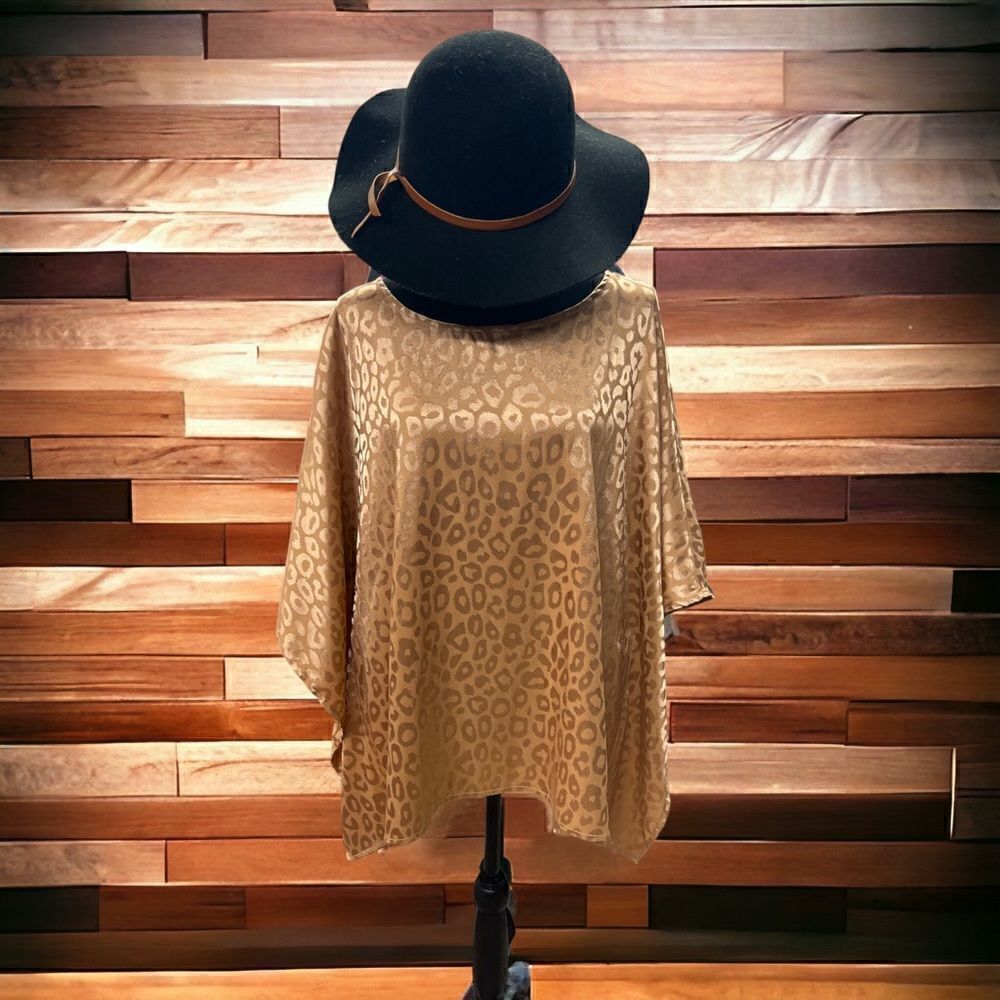 ee:some Gold Womens Muted Leopard Dolman Top Blouse like new!!